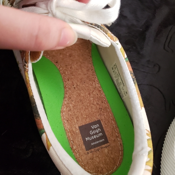 Cariuma x Vincent van Gogh Sunflowers Limited Edition Sneaker 8.5 Men 10 Women - Picture 13 of 14